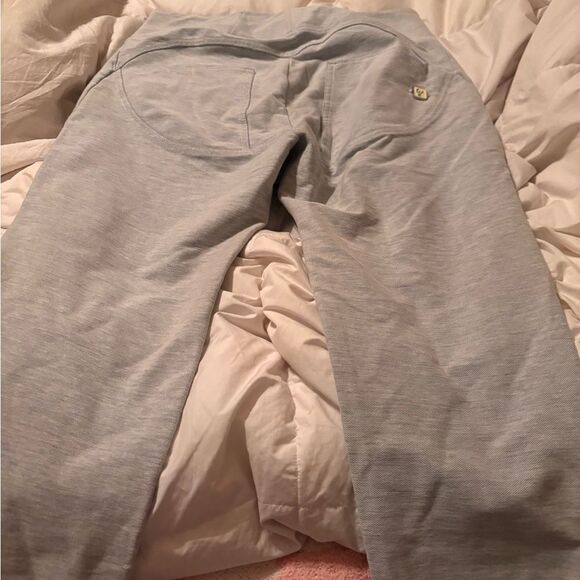 Freddy brand Light Gray Jeggings that feel like sweatpants - Picture 4 of 5